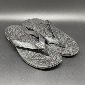 Chaco Black Classic Flip Flops Sz 8